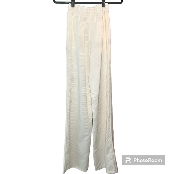 CultNaked cream textured wide leg elastic waist pull on lounge pants Size Small - Picture 2 of 6